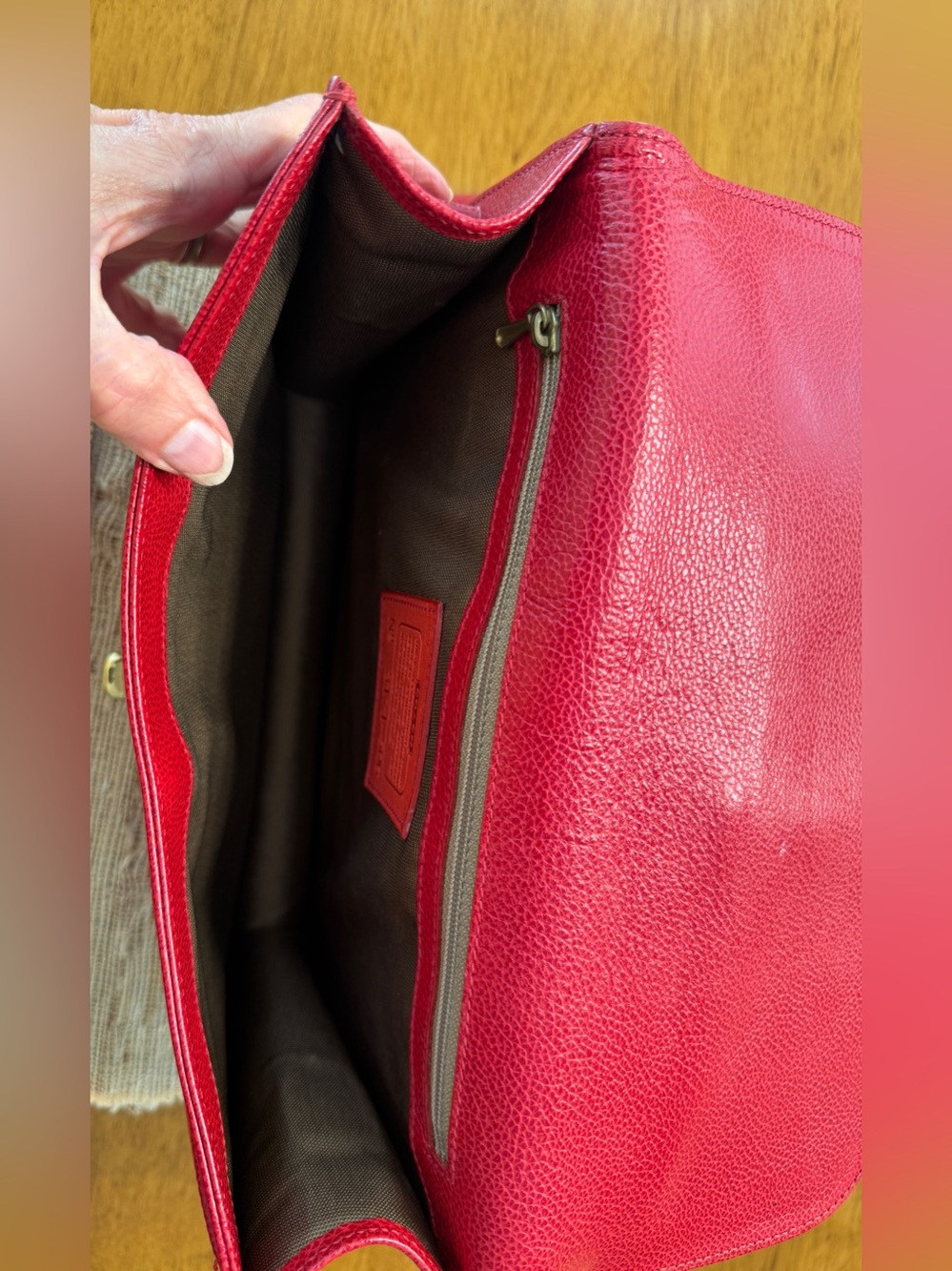 Vintage Coach Made in Italy Red Pebbled Leather Turn Lock Shoulder Bag - Picture 12 of 16